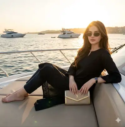 Ultrarealistisches Yacht-Sonnenuntergangs-Porträt (Nano Banana Pro)