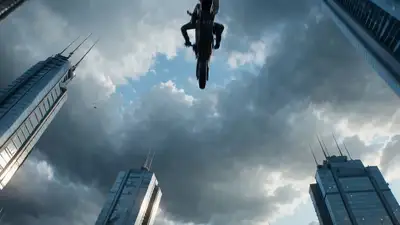 Flooded Megacity Motorbike Chase