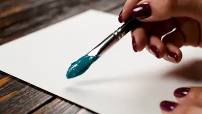 ASMR-Prompt von Farbe, die sich in ein lebendiges Tier verwandelt