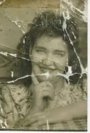 Restaurar uma foto vintage desbotada em um retrato com qualidade DSLR