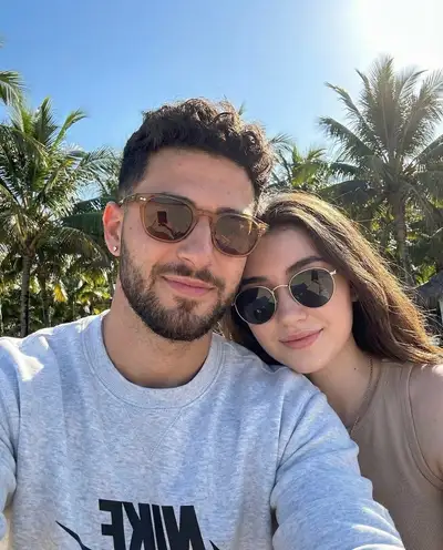 Tropical Couple Selfie Portrait Prompt
