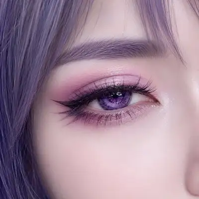 Extreme Nahaufnahme eines Cosplay-Augen-Make-up-Portraets