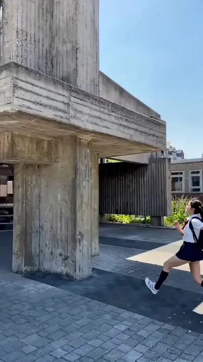 Photorealistic Parkour Climbing Video Prompt