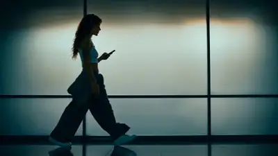 15-Second Cinematic Urban Fashion Film