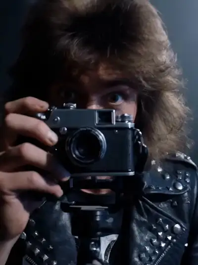 Veo3 Rockstar Backstage Scene Prompt