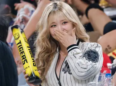 Ultra-Realistic Portrait at KBO Baseball Stadium