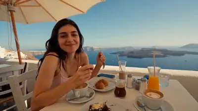 Santorin-Reise-Vlog-Video-Prompt im Kinostil mit Szenenliste