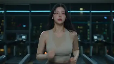 Cinematic Emotional Gym Scene Video Prompt