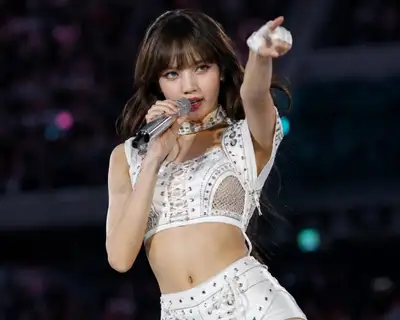 Ultra-Realistic Concert Performance Photo Prompt