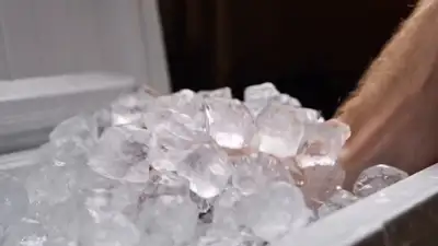高能量啤酒广告提示词模板