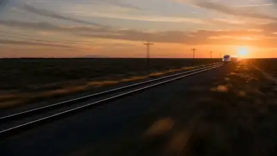 Cinematic Train-to-Robot Transformation Video Prompt