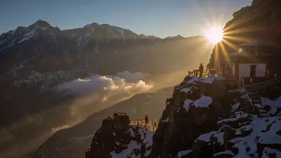Cliff path cinematic mountain run