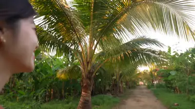 Late-2000s Flip-Camera Coconut Vlog