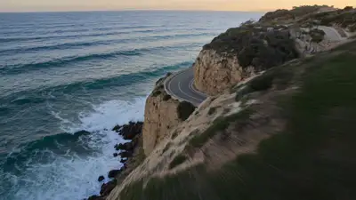Paseo Cinematográfico por la Carretera Costera en Superbike