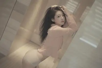 フォトリアリスティックな韓国ファッションエディトリアルポートレート