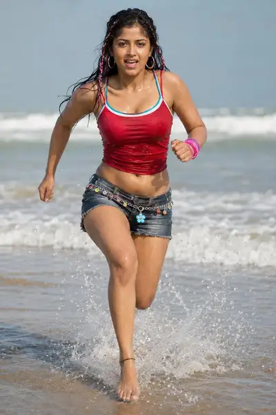 Dynamic Beach Run Portrait