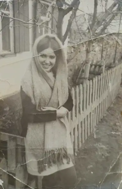 Ein altes beschädigtes Foto restaurieren und kolorieren