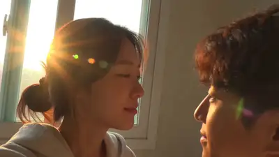 Rotina matinal de um casal coreano em estilo de vídeo de celular de meados dos anos 2010