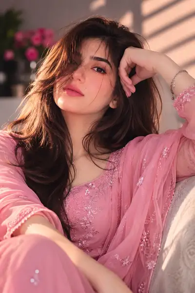 Beleza Radiante em Retrato Rosa Suave