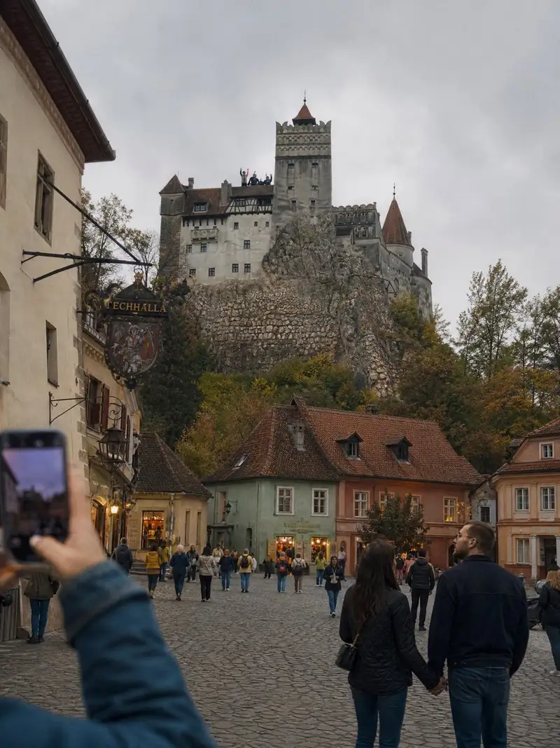 Overcast Reference Animated Dracula jump from castle - Seedance 2.5 | Wikiprompt