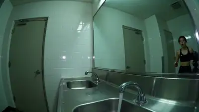 Gimnasio de Madrugada - Terror: Prompt de Metraje Encontrado