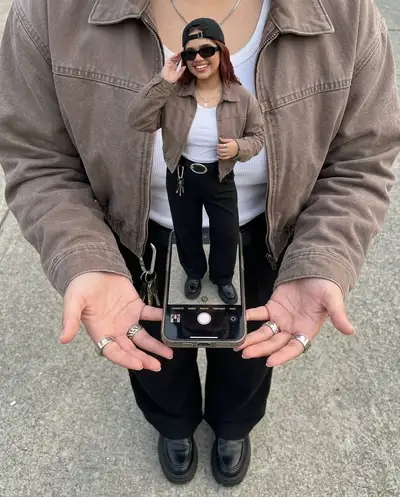 Photographie surréaliste de manipulation d'échelle hors limites