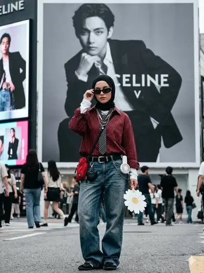 Seoul Street Fashion Editorial Photo Prompt