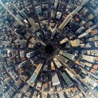 Drone FPV Hyper-Zoom Globe Urbain