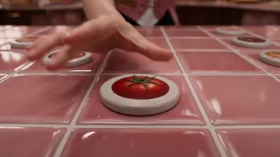 Vídeo de ação de culinária em pizzaria rosa de fantasia com criaturas falantes