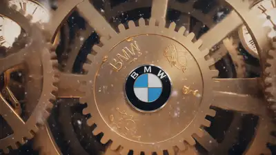 クリスマステーマのBMW時計仕掛けガレージ広告JSONプロンプト