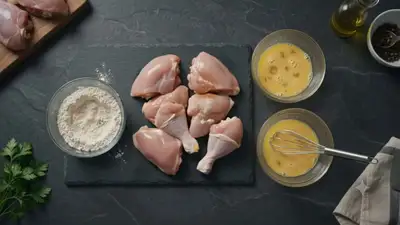 Timelapse cinematográfico de la preparación de pollo frito crocante