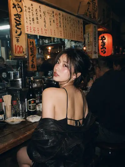 Izakaya Seductive Gaze Portrait