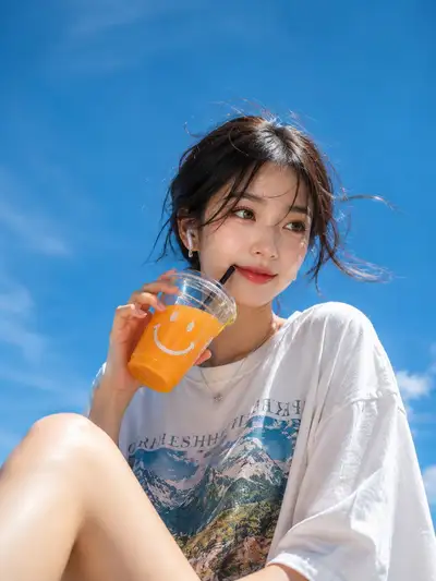 Ultra-Realistic Summer Lifestyle Portrait Prompt