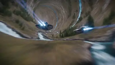 穿越嵌套内部行星的空心世界飞行