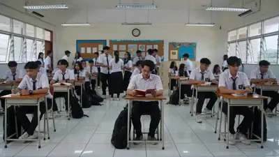 Cinematic Multi-Shot Short Film: Classroom Bully Fight