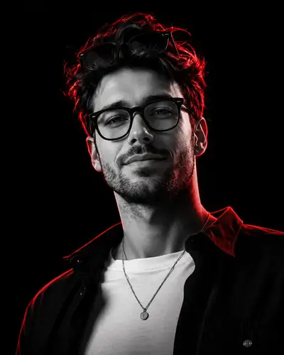 Retrato de graphic novel de um jovem com contraluz neon