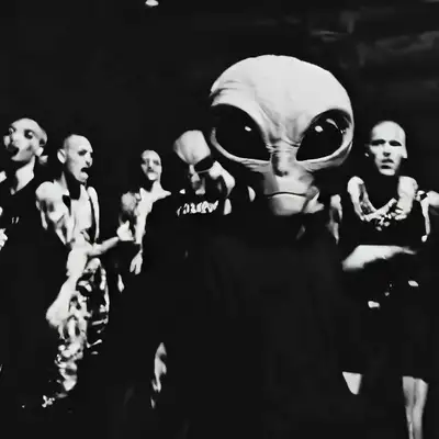 Extraterrestre bailando en un club subterráneo - Indicación para Sora