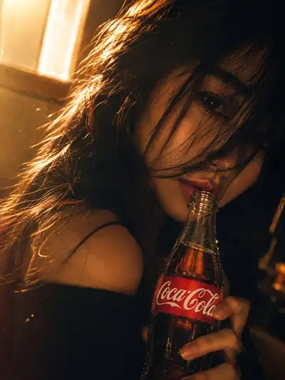 Publicité de luxe ultra photoréaliste de Pepsi avec référence d'identité