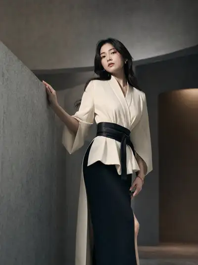 High-End Fashion Studio Photoshoot Prompt