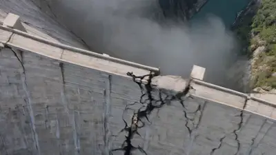 Motorcycle racing across a collapsing dam, Kling AI 3.0