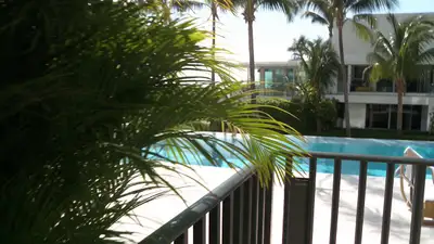 Fake Paparazzi Leak Video Prompt