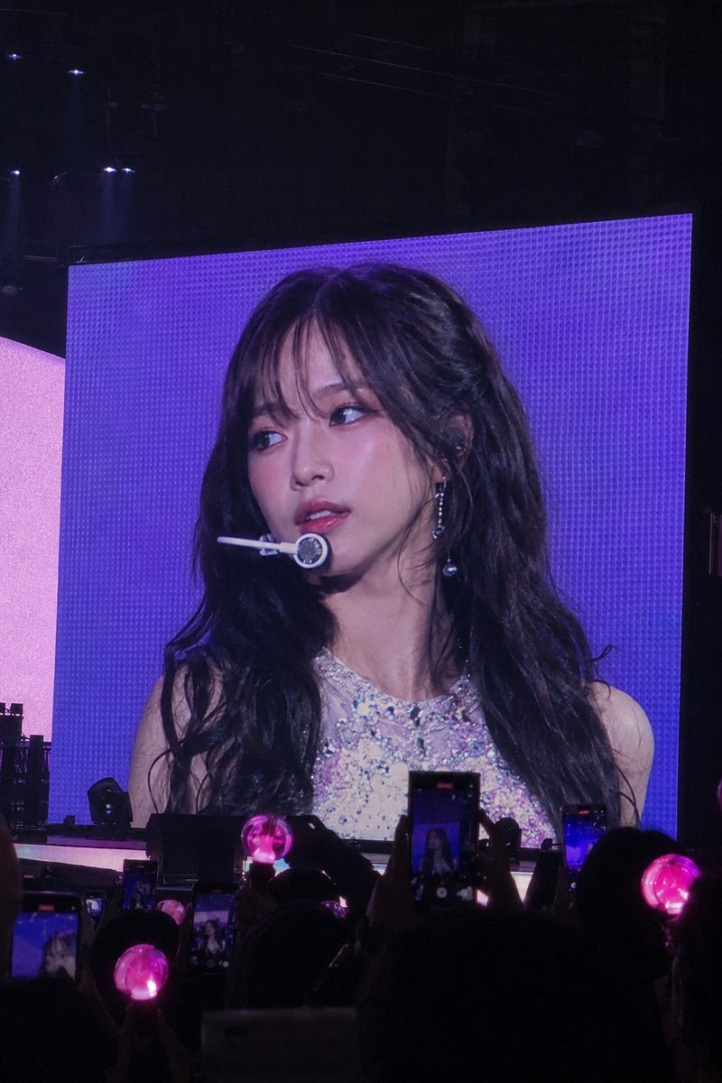 K-pop concert jumbotron photo prompt