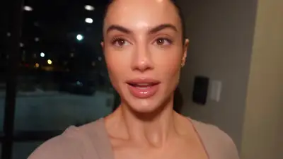 Realistic Late-Night Gym Vlog Video Prompt