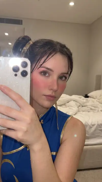 Fotorealistischer Chun-Li Selfie-Prompt