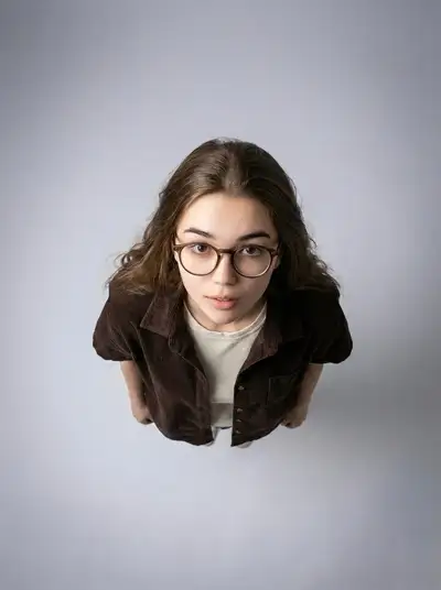Retrato de estudio aéreo cenital con bloqueo facial