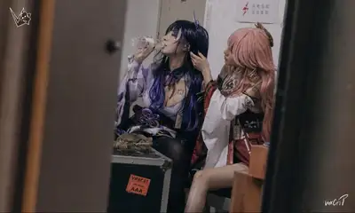 Documentaire en coulisses - Prompt photographique pour cosplay Genshin