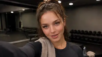 Late-Night Gym Vlog mit DV-Camcorder-Ästhetik
