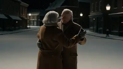Baile bajo la nieve de una pareja de ancianos con reflejos de su juventud, Seedance 2