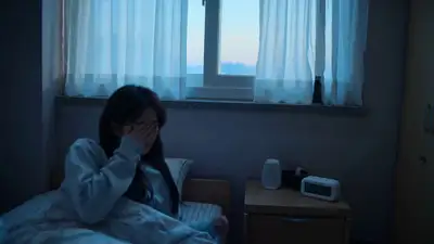 Early-2000s Trainee Flashback Video Prompt