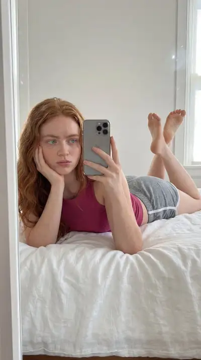 Photorealistic Mirror Selfie Portrait Prompt